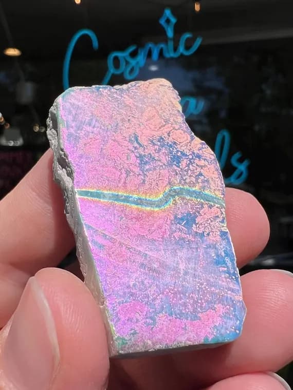 Rainbow aura Larimar, pectolite