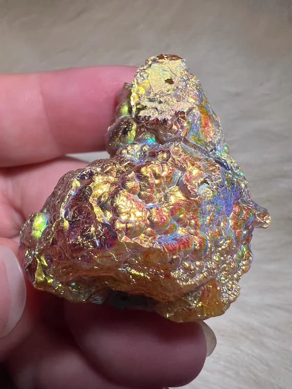 Shifty Rainbow aura Mexican Hyalite Opal, UV reactive