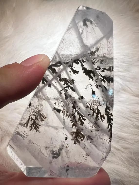 FLASHY dendritic girasol quartz freeform facet