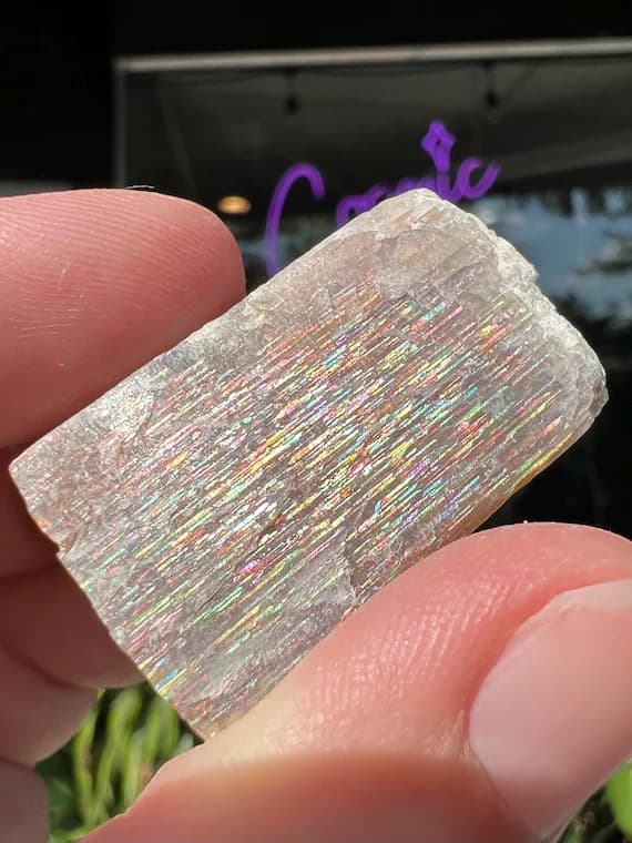 Excellent raw rainbow meteor shower sunstone, lattice sunstone, Tanzania sunstone, Tanzanian