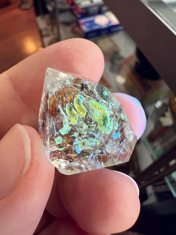 Large Rare Fluorescent UV reactive Pakimer Petroleum Golden Enhydro quartz crystal with Anthraxolite